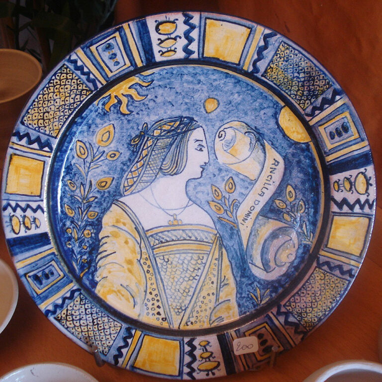 assiette-buste-de-femme-ancien-revisité
