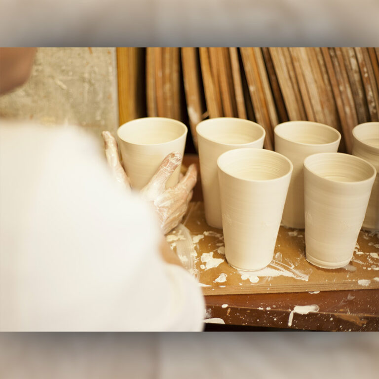 tournage-tasses-conique-en-porcelaine